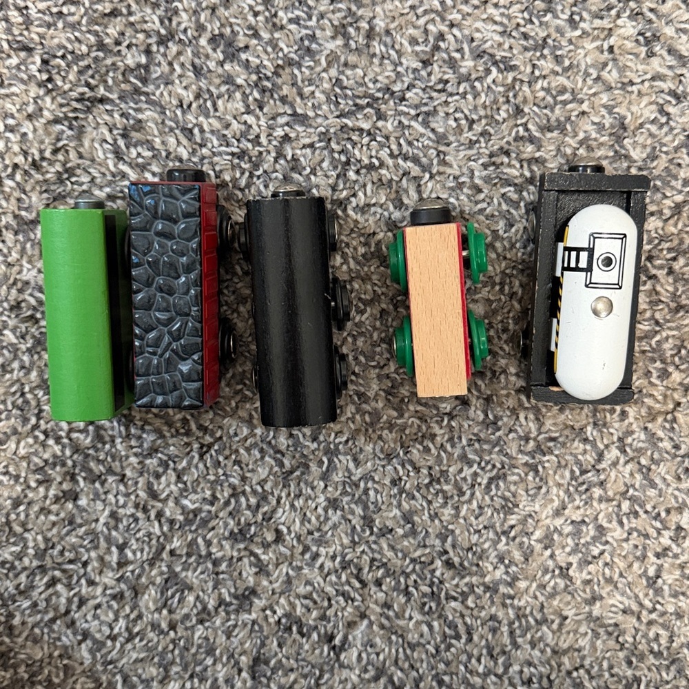 Wooden Magnet Trains - Picture 3 of 9